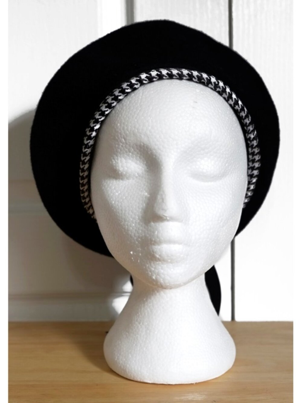 Parkhurst black Basque wool beret with B&W trim and ribbon detail